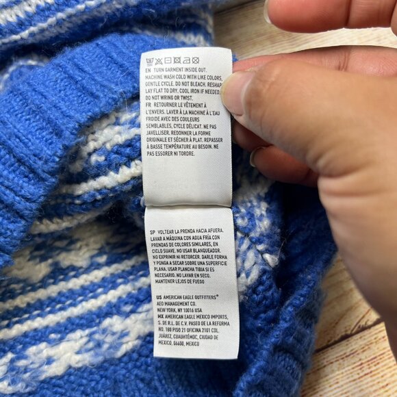 American Eagle Fair Isle Sweater Womens Large Blue White Geometric Knit Pullover - Picture 6 of 10